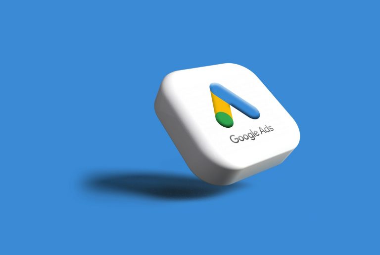 Google-Ads-Budget für Startups 2026: Checkliste vor der Agenturwahl a white google logo on a blue background